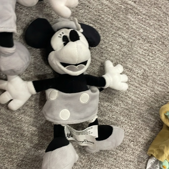 Disney and Star Wars small stuffies. Lot of 5 - Picture 7 of 9